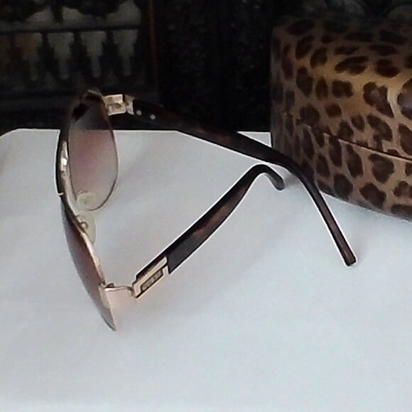Womens Guess sunglasses - Picture 1 of 4